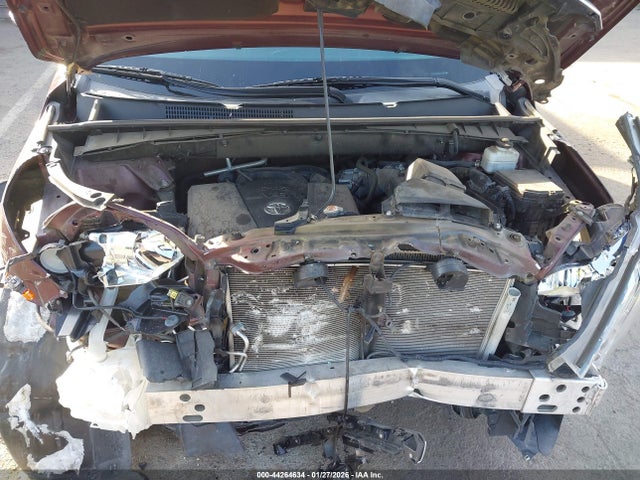 5TDZZRFH0KS348069 Toyota Highlander Le
