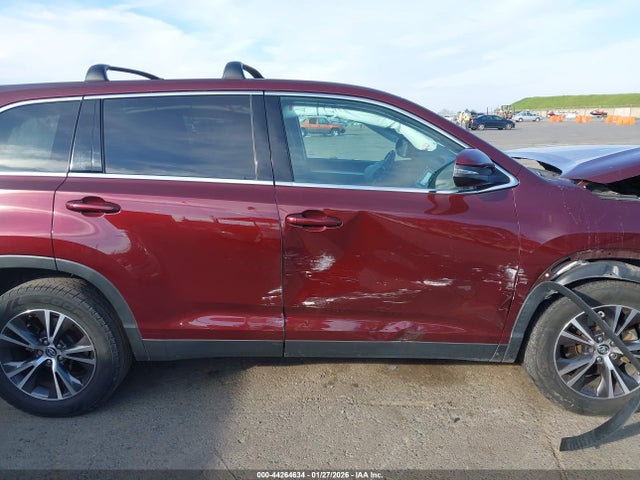 5TDZZRFH0KS348069 Toyota Highlander Le