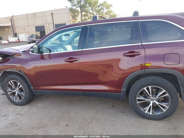 5TDZZRFH0KS348069 Toyota Highlander Le