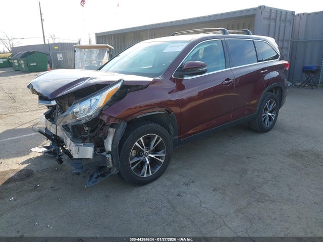 5TDZZRFH0KS348069 Toyota Highlander Le