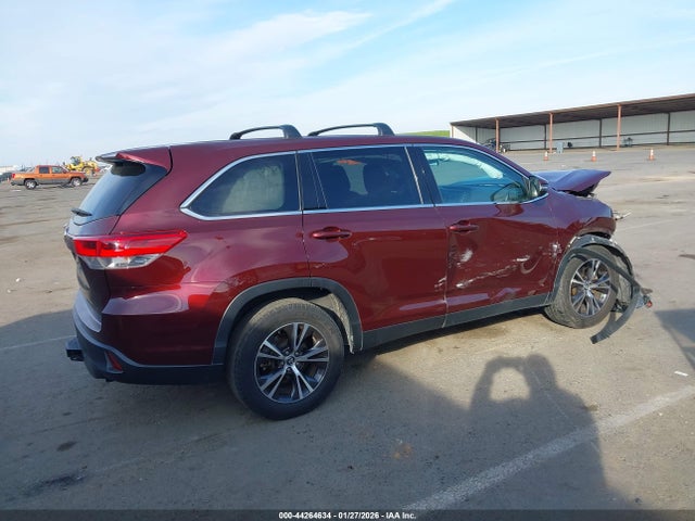 5TDZZRFH0KS348069 Toyota Highlander Le