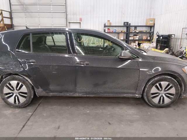 WVWKR7AU4KW908041 Volkswagen E-golf Se