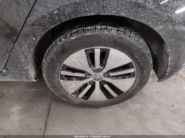 WVWKR7AU4KW908041 Volkswagen E-golf Se