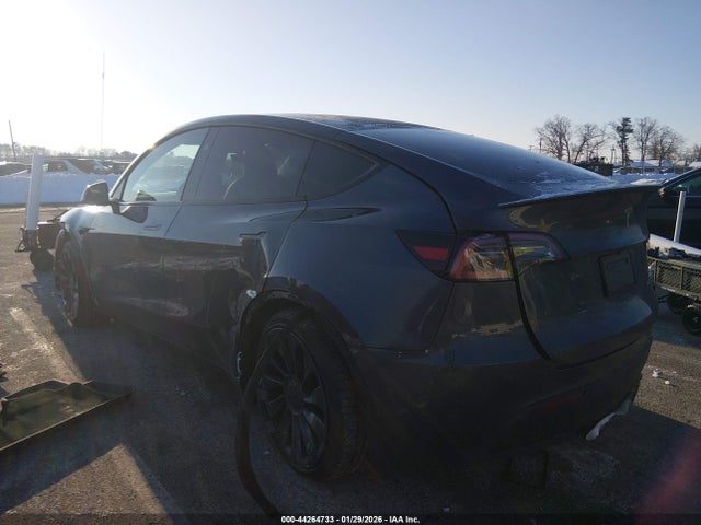 2023 TESLA MODEL Y 7SAYGDEF9PF863381 Photo 2