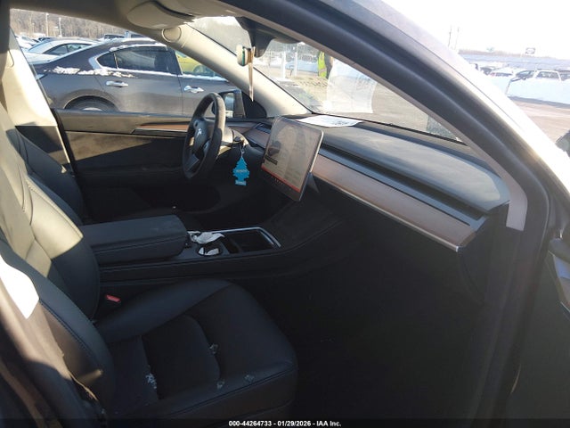 2023 TESLA MODEL Y 7SAYGDEF9PF863381 Photo 4