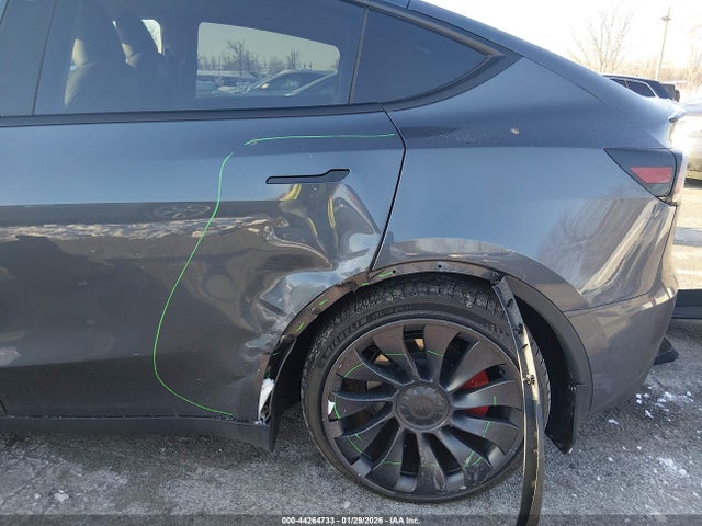 2023 TESLA MODEL Y 7SAYGDEF9PF863381 Photo 5