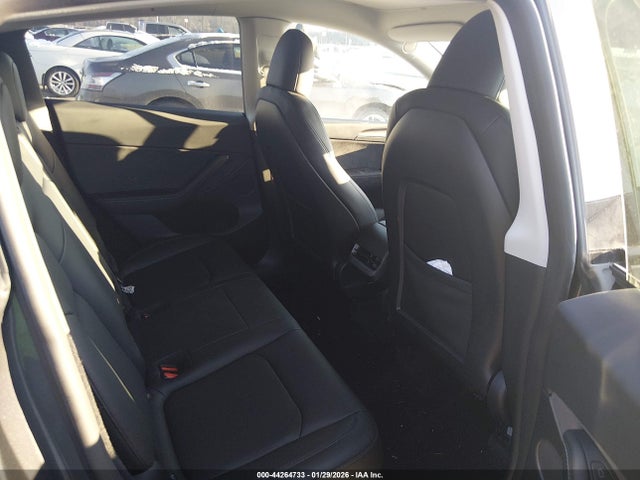 2023 TESLA MODEL Y 7SAYGDEF9PF863381 Photo 7