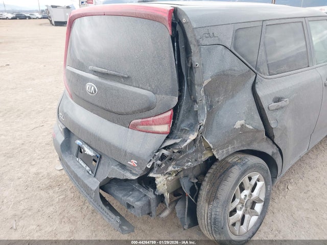 2020 Kia Soul S მანქანა იყიდება აუქციონზე, vin: KNDJ23AU3L7017629, აუქციონის ნომერი: 44264799