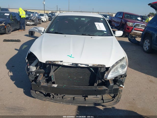 Продаж на аукціоні авто 2014 Chrysler 200 Lx, vin: 1C3CCBAB9EN140840, номер лоту: 44264861