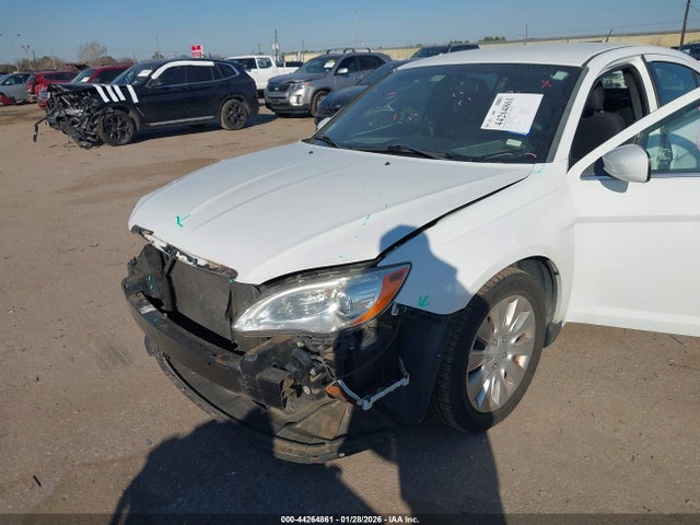 Продаж на аукціоні авто 2014 Chrysler 200 Lx, vin: 1C3CCBAB9EN140840, номер лоту: 44264861