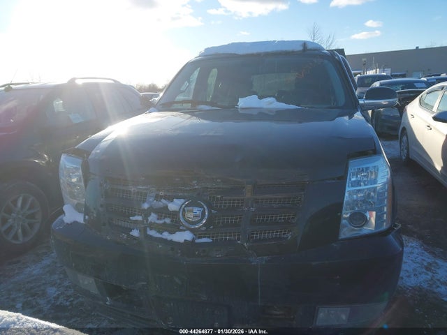 2010 Cadillac Escalade Premium მანქანა იყიდება აუქციონზე, vin: 1GYUKCEF1AR258108, აუქციონის ნომერი: 44264877
