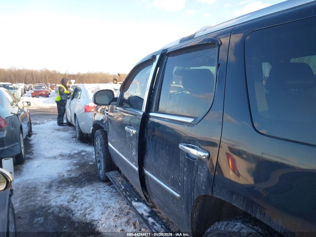 2010 Cadillac Escalade Premium მანქანა იყიდება აუქციონზე, vin: 1GYUKCEF1AR258108, აუქციონის ნომერი: 44264877