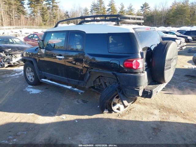 2007 TOYOTA FJ CRUISER JTEBU11F370084598 Photo 2