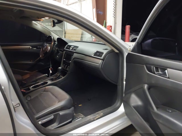 1VWBN7A34EC005345 Volkswagen Passat 2.0l Tdi Se
