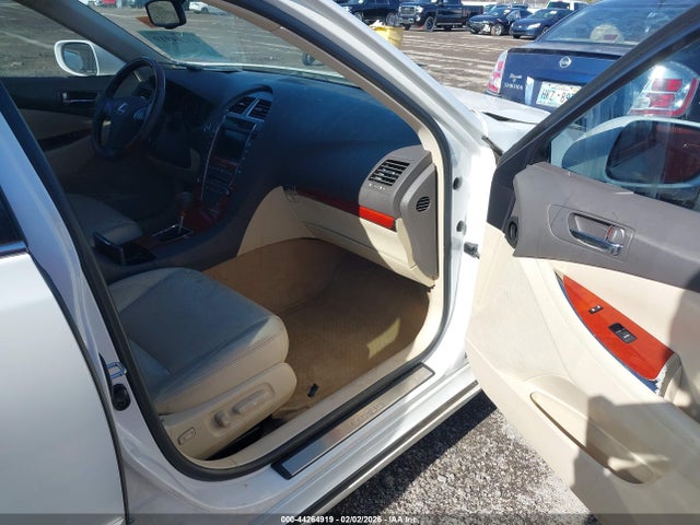 44264919 :رقم المزاد ، JTHBK1EG4B2414628 vin ، 2011 Lexus Es 350 مزاد بيع