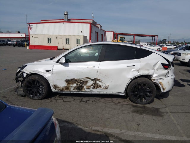 7SAYGDEE7NF458253 Tesla Model Y Long Range Dual Motor All-wheel Drive