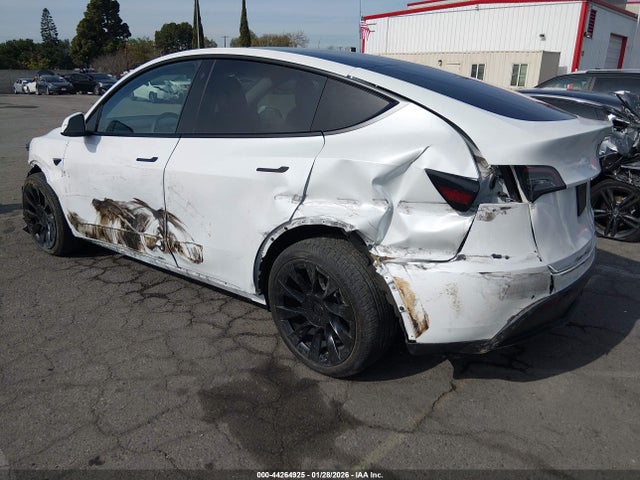 2022 TESLA MODEL Y 7SAYGDEE7NF458253 Photo 2
