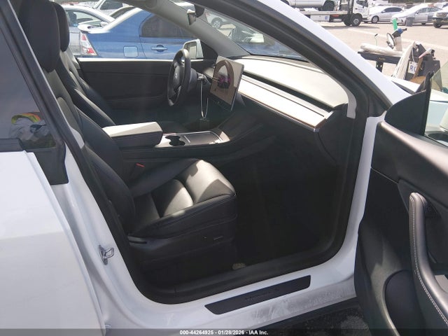 2022 TESLA MODEL Y 7SAYGDEE7NF458253 Photo 4