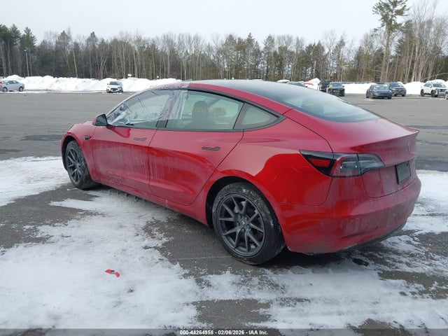 2022 Tesla Model 3 Rear-wheel Drive მანქანა იყიდება აუქციონზე, vin: 5YJ3E1EA0NF196780, აუქციონის ნომერი: 44264958