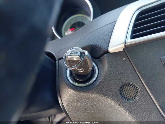 44264964 :رقم المزاد ، WDDGJ4HB4DG038195 vin ، 2013 Mercedes-benz C 250 مزاد بيع