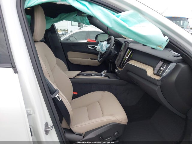 YV4M12RC0T1367614 Volvo Xc60 B5 Plus