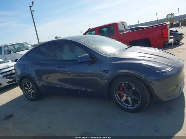 7SAYGDEF4NF375954 Tesla Model Y Performance Dual Motor All-wheel Drive