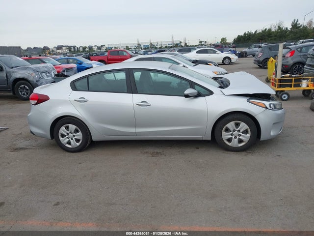 3KPFK4A71JE220330 KIA FORTE LX