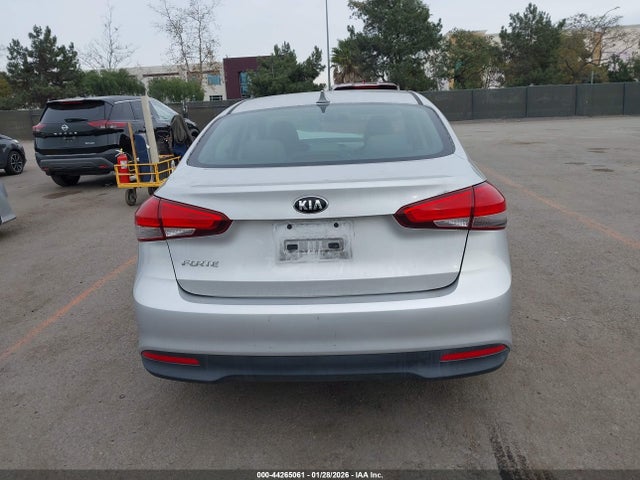 3KPFK4A71JE220330 KIA FORTE LX