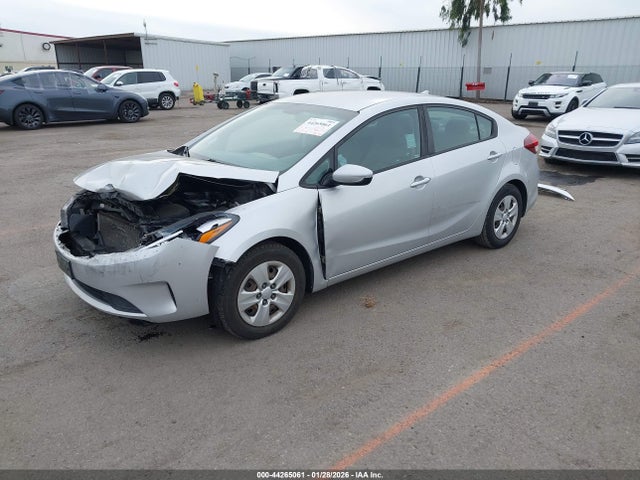 3KPFK4A71JE220330 KIA FORTE LX
