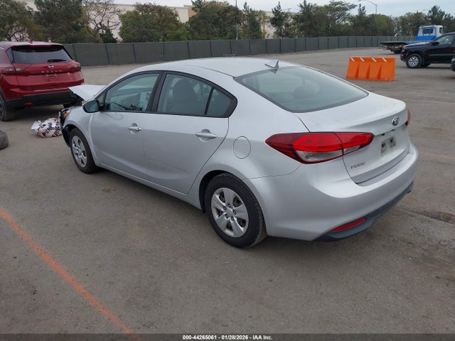 3KPFK4A71JE220330 KIA FORTE LX