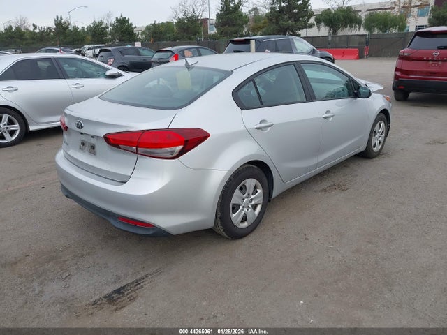 3KPFK4A71JE220330 KIA FORTE LX