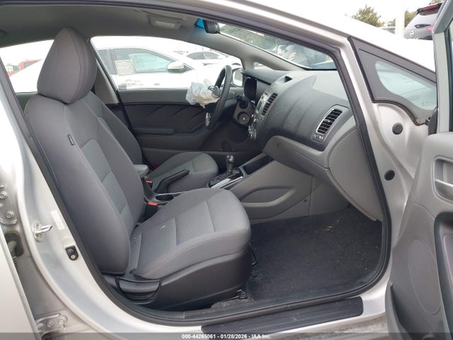 3KPFK4A71JE220330 KIA FORTE LX