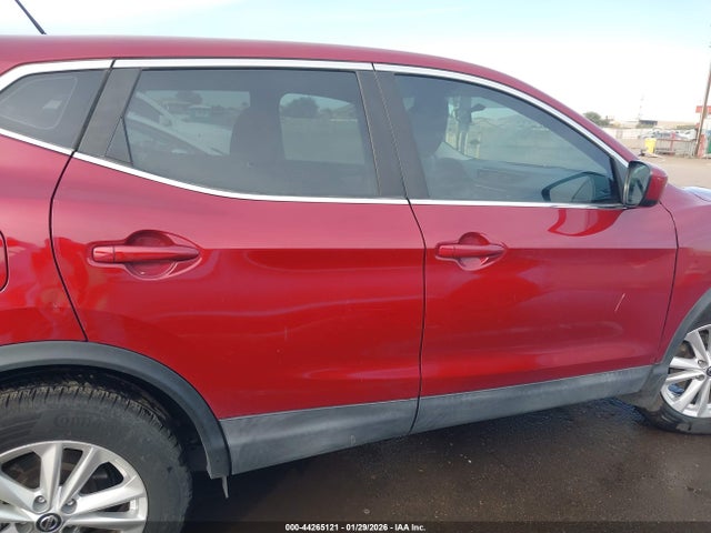 JN1BJ1CPXKW230457 Nissan Rogue Sport S