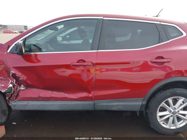 JN1BJ1CPXKW230457 Nissan Rogue Sport S