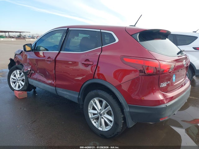JN1BJ1CPXKW230457 Nissan Rogue Sport S