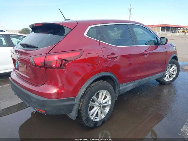 JN1BJ1CPXKW230457 Nissan Rogue Sport S
