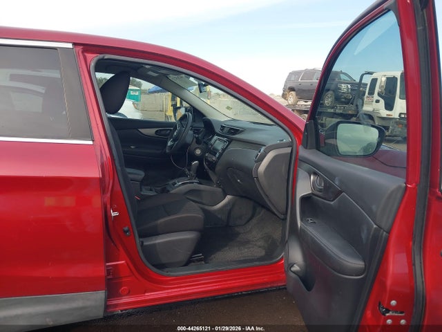 JN1BJ1CPXKW230457 Nissan Rogue Sport S