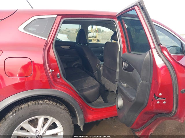 JN1BJ1CPXKW230457 Nissan Rogue Sport S