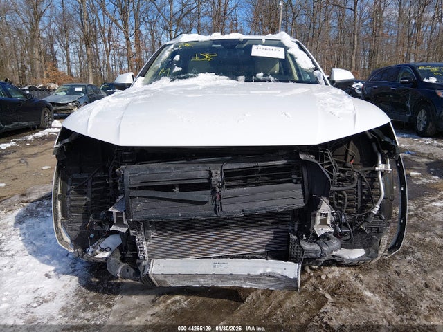 2024 Audi Q5 Premium 40 Tfsi Quattro S Tronic მანქანა იყიდება აუქციონზე, vin: WA1ABAFY4R2025299, აუქციონის ნომერი: 44265129