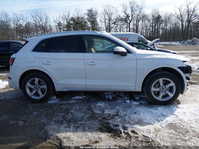 2024 Audi Q5 Premium 40 Tfsi Quattro S Tronic მანქანა იყიდება აუქციონზე, vin: WA1ABAFY4R2025299, აუქციონის ნომერი: 44265129