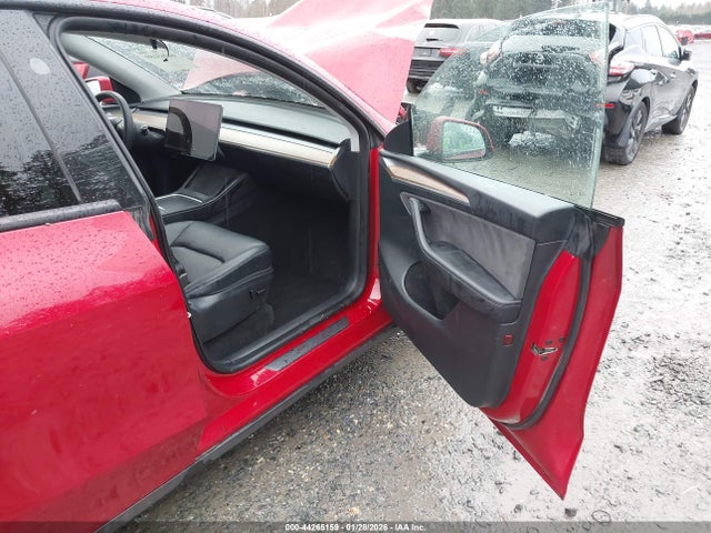 2023 TESLA MODEL Y 7SAYGAEE6PF834362 Photo 4