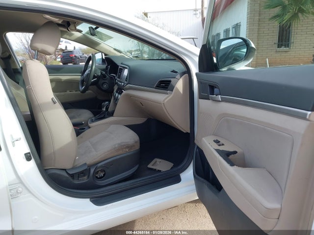 5NPD84LF7KH458352 Hyundai ELANTRA SEL