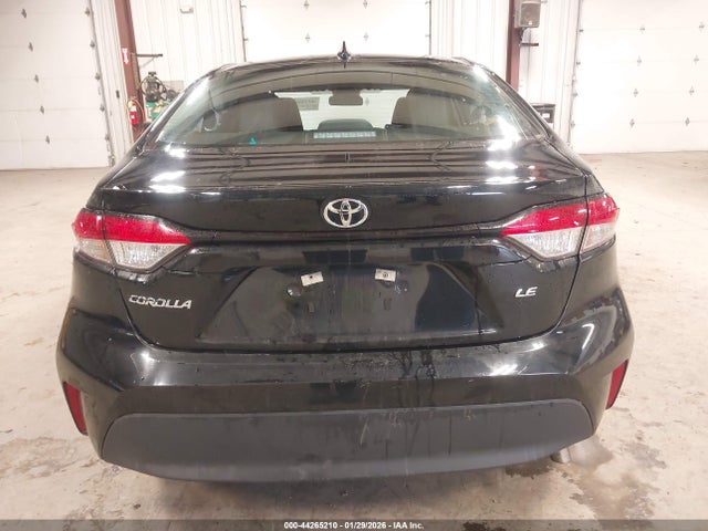 5YFB4MDE8SP321223 Toyota COROLLA LE