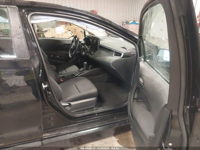 5YFB4MDE8SP321223 Toyota COROLLA LE
