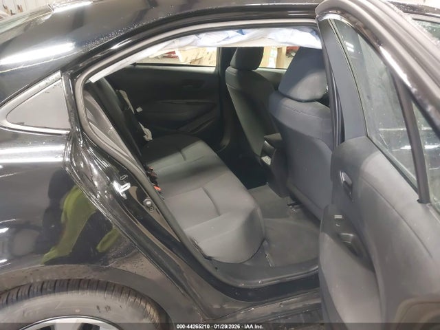 5YFB4MDE8SP321223 Toyota COROLLA LE