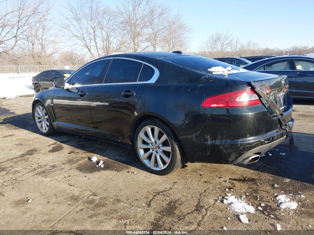 2011 JAGUAR XF SAJWA0GB1BLS02671 Photo 2