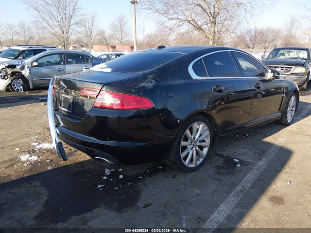 2011 JAGUAR XF SAJWA0GB1BLS02671 Photo 3