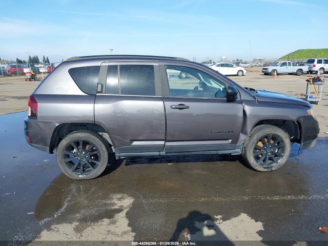 1C4NJDBB6FD427130 Jeep Compass Altitude Edition