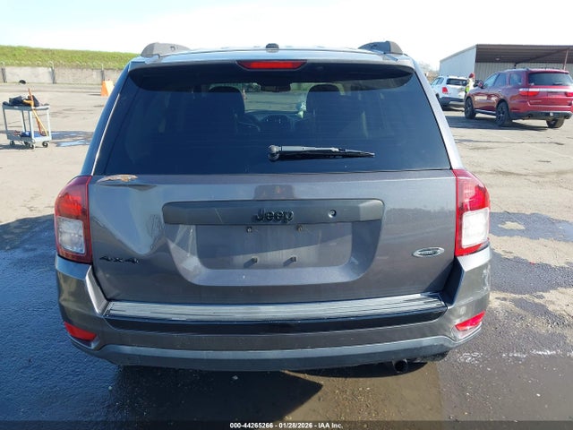 1C4NJDBB6FD427130 Jeep Compass Altitude Edition