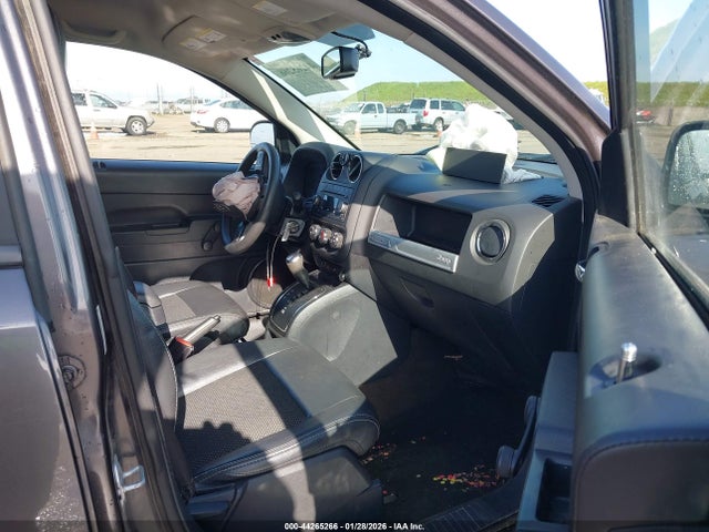 1C4NJDBB6FD427130 Jeep Compass Altitude Edition